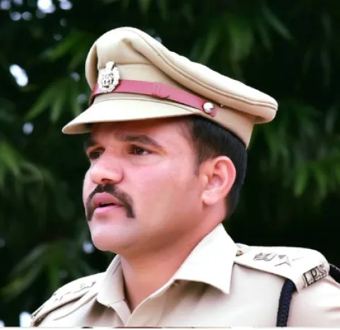 Ravi D Channannanavar